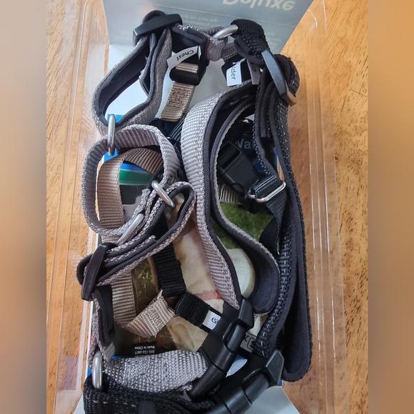 ๐๏ธ PetSafe Deluxe Easy Walk No-Pull Harness Size M - Picture 4 of 5